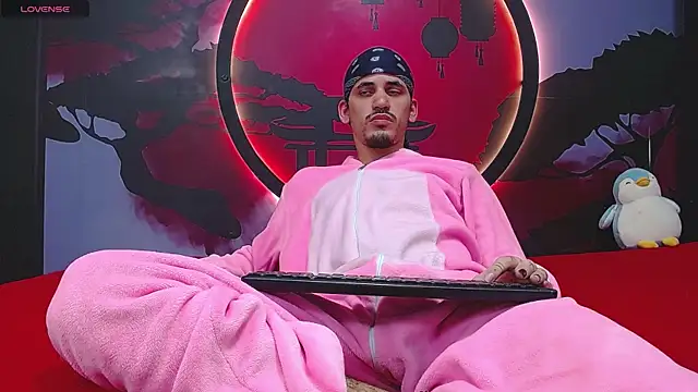 Dirty Kingg online show from December 3, 8:40 pm