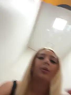 hotamanda01 online show from February 1, 6:17 pm