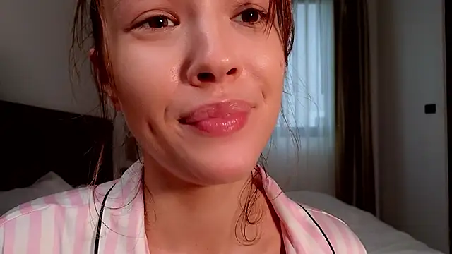 Snapshot of DemiDee chatting on October 29, 10:06 am DemiDee online show from October 29, 10:06 am