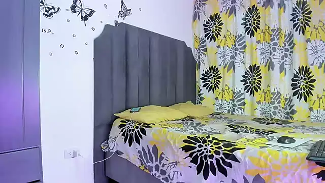 Snapshot of moree_Queen chatting on November 12, 7:46 pm moree Queen online show from November 12, 7:46 pm