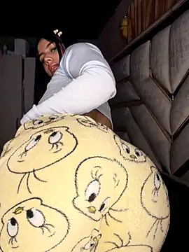 Laura-Khalifa online show from March 23, 5:00 am