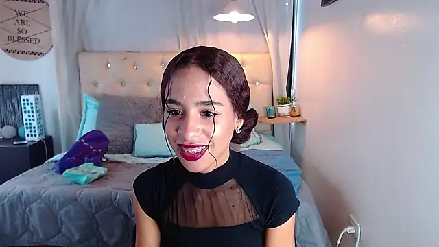 Snapshot of melissa_becraft chatting on March 6, 3:56 pm melissa becraft online show from March 6, 3:56 pm