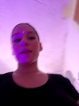 Snapshot of Abbiee_8 chatting on October 24, 11:12 pm Abbiee 8 online show from October 24, 11:12 pm