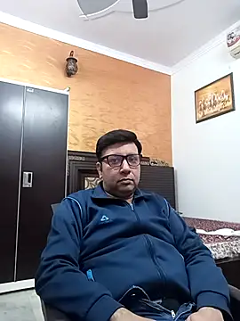 Snapshot of innocentboy1987 chatting on March 6, 6:19 am innocentboy1987 online show from March 6, 6:19 am