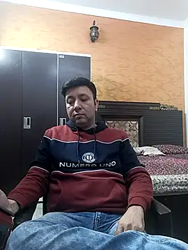 innocentboy1987 online show from November 29, 5:32 am