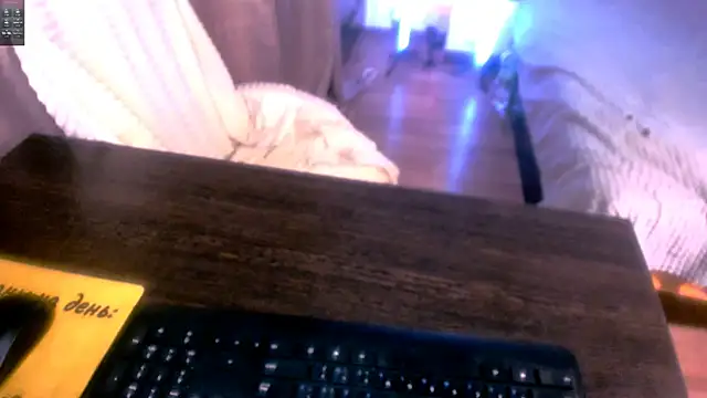 Snapshot of holyharlot chatting on February 21, 4:26 pm holyharlot online show from February 21, 4:26 pm