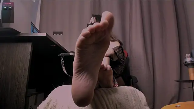 Snapshot of holyharlot chatting on September 27, 2:22 pm holyharlot online show from September 27, 2:22 pm