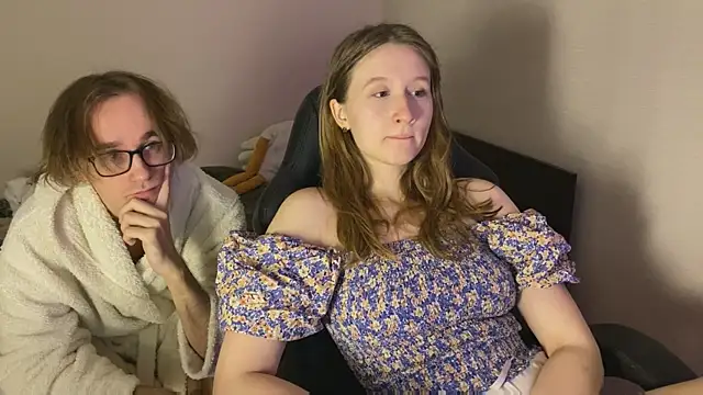 Snapshot of Sabrinaanddaniel chatting on November 10, 10:53 pm Sabrinaanddaniel online show from November 10, 10:53 pm