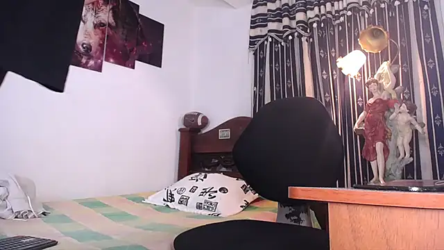 Snapshot of Bull_Xvi chatting on October 5, 1:26 am Bull Xvi online show from October 5, 1:26 am