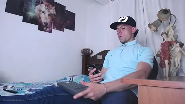 Snapshot of Bull_Xvi chatting on November 17, 3:01 am Bull Xvi online show from November 17, 3:01 am