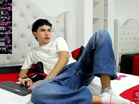 Aiiden 15 online show from February 7, 12:06 pm