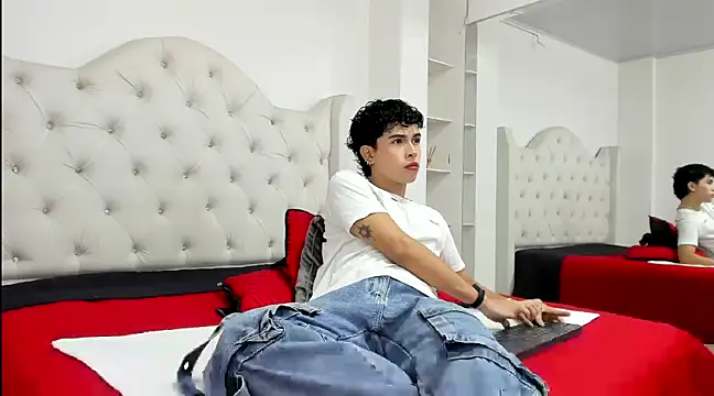 Aiiden 15 online show from February 25, 2:44 pm