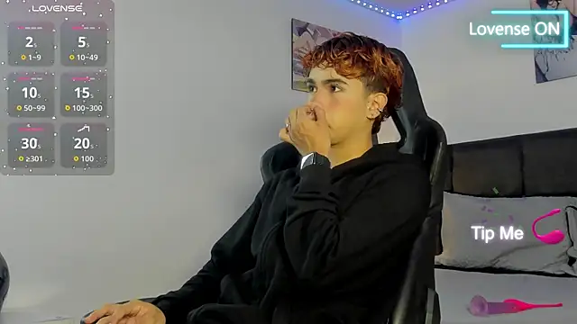 Aiiden 15 online show from September 22, 12:07 pm