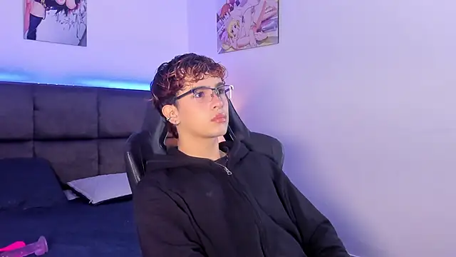 Aiiden 15 online show from October 18, 11:55 am