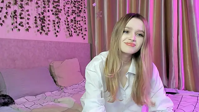 Snapshot of MiaRanki chatting on March 9, 6:54 pm MiaRanki online show from March 9, 6:54 pm