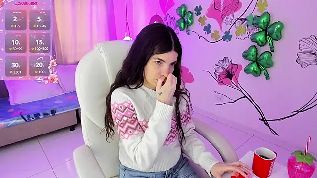 Isabela Fiorelli online show from March 23, 1:15 pm