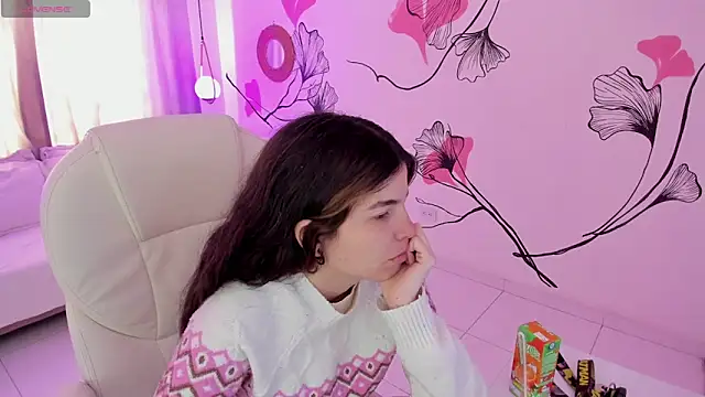 Isabela Fiorelli online show from April 10, 1:05 pm