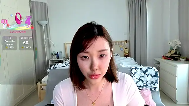 joycemilka online show from March 4, 9:29 am