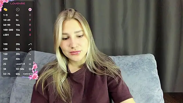 Snapshot of And1sa chatting on November 21, 11:31 am And1sa online show from November 21, 11:31 am