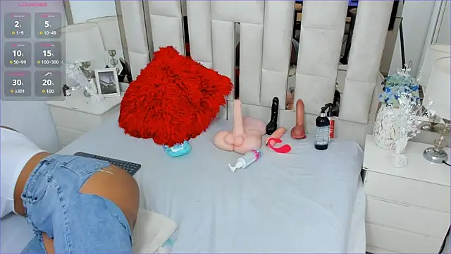 Snapshot of AgathaBladee chatting on March 12, 7:28 pm AgathaBladee online show from March 12, 7:28 pm