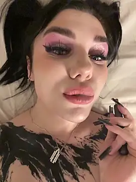 MaeveMoon online show from May 28, 9:01 pm