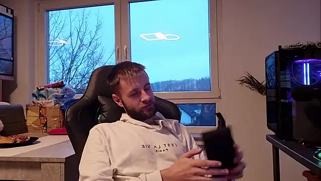 ademandjulia online show from January 14, 3:28 pm