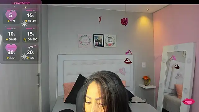 Snapshot of Michelle__taylor chatting on February 22, 1:57 pm Michelle taylor online show from February 22, 1:57 pm