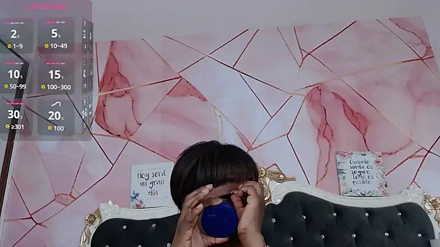 LindaBird online show from February 9, 8:35 pm