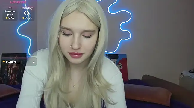 EvelinaLuu online show from March 7, 1:20 am