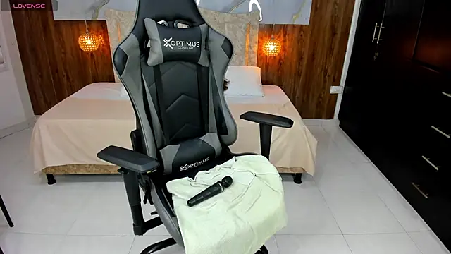 Holly 22 online show from February 22, 6:19 pm