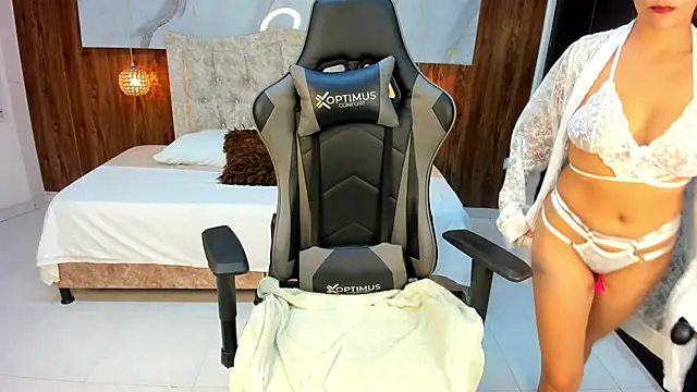 Holly 22 online show from February 27, 12:02 pm