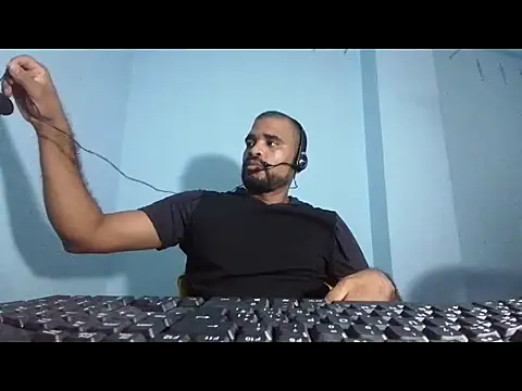 Snapshot of YOX22 chatting on March 11, 5:16 am YOX22 online show from March 11, 5:16 am