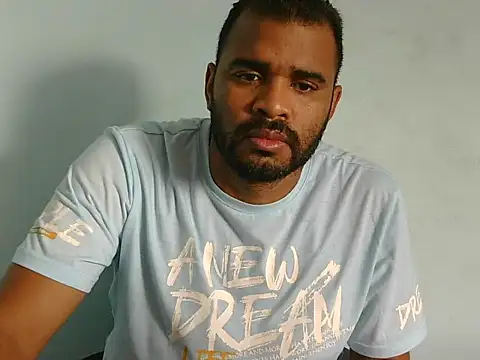 Snapshot of YOX22 chatting on September 23, 1:47 pm YOX22 online show from September 23, 1:47 pm