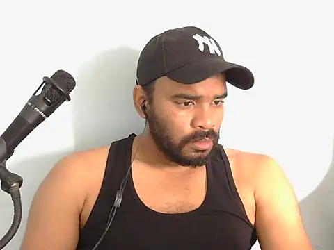 Snapshot of YOX22 chatting on October 16, 1:56 pm YOX22 online show from October 16, 1:56 pm