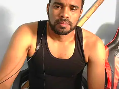 Snapshot of YOX22 chatting on October 28, 1:47 pm YOX22 online show from October 28, 1:47 pm