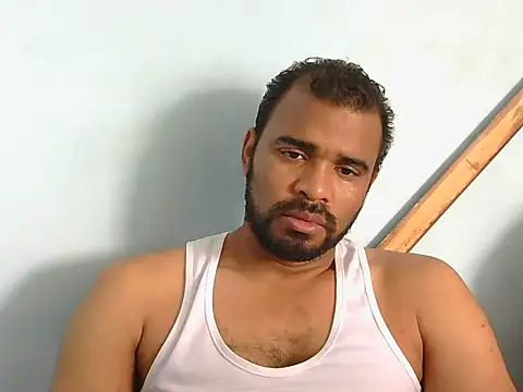 Snapshot of YOX22 chatting on October 30, 1:23 pm YOX22 online show from October 30, 1:23 pm