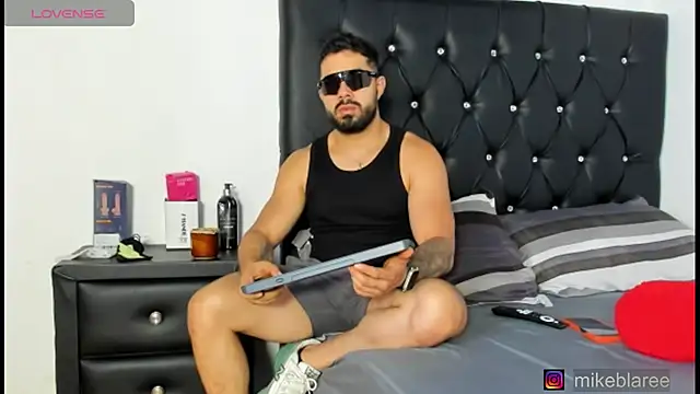 mikeblaree online show from April 18, 6:34 pm