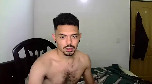 Snapshot of chocolatino16 chatting on February 7, 8:55 am chocolatino16 online show from February 7, 8:55 am