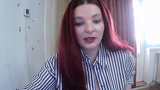 Snapshot of caty33 chatting on February 24, 10:59 am caty33 online show from February 24, 10:59 am