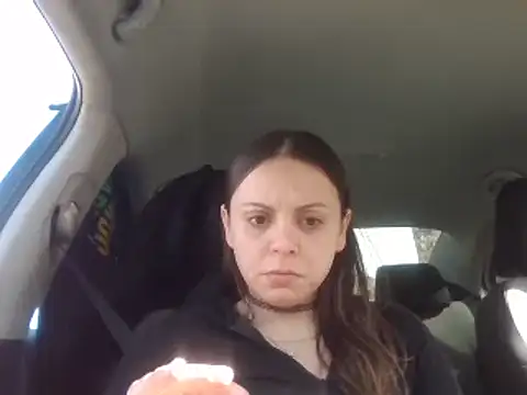 Snapshot of ShysluutGia chatting on February 7, 8:53 pm ShysluutGia online show from February 7, 8:53 pm