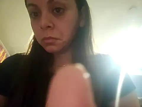 Snapshot of ShysluutGia chatting on February 10, 2:08 am ShysluutGia online show from February 10, 2:08 am