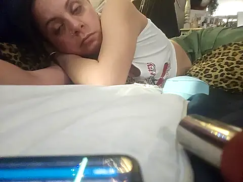 Snapshot of ShysluutGia chatting on February 26, 12:05 am ShysluutGia online show from February 26, 12:05 am