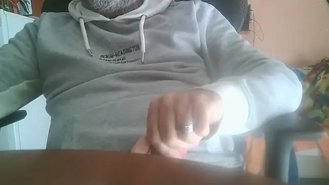 Snapshot of lanata chatting on December 17, 10:21 am lanata online show from December 17, 10:21 am