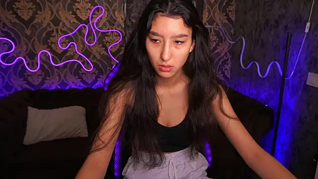 Snapshot of CharmMocco chatting on February 11, 7:23 am CharmMocco online show from February 11, 7:23 am