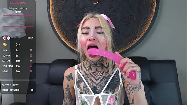 Snapshot of miss___angel chatting on January 9, 6:21 pm miss angel online show from January 9, 6:21 pm