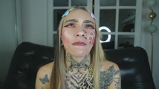 Snapshot of miss___angel chatting on February 21, 10:49 am miss angel online show from February 21, 10:49 am