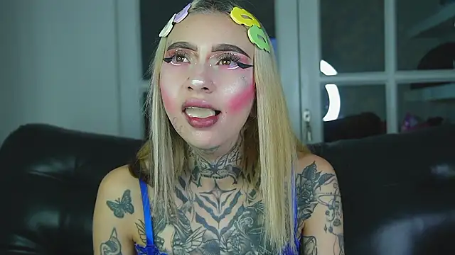 Snapshot of miss___angel chatting on February 28, 10:38 am miss angel online show from February 28, 10:38 am