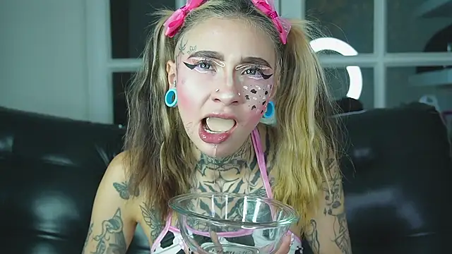 Snapshot of miss___angel chatting on March 4, 10:32 am miss angel online show from March 4, 10:32 am