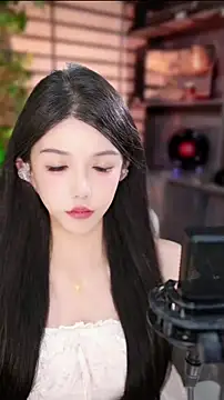 Snapshot of vv-77 chatting on December 5, 6:15 pm vv-77 online show from December 5, 6:15 pm