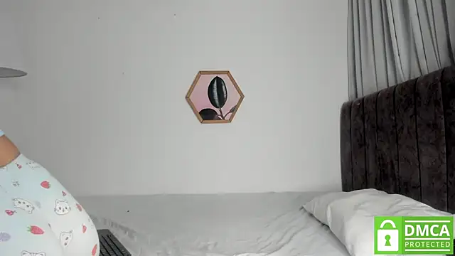 Dhalila  online show from October 24, 1:35 am